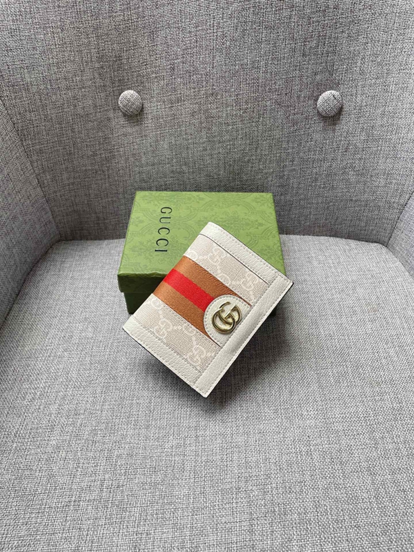 グッチ財布コピー背面デザイン